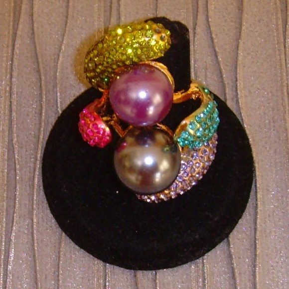 Multi-Colored Rhinestone and Faux Pear Cocktail Ring 5. 1/2 - Picture 2 of 14